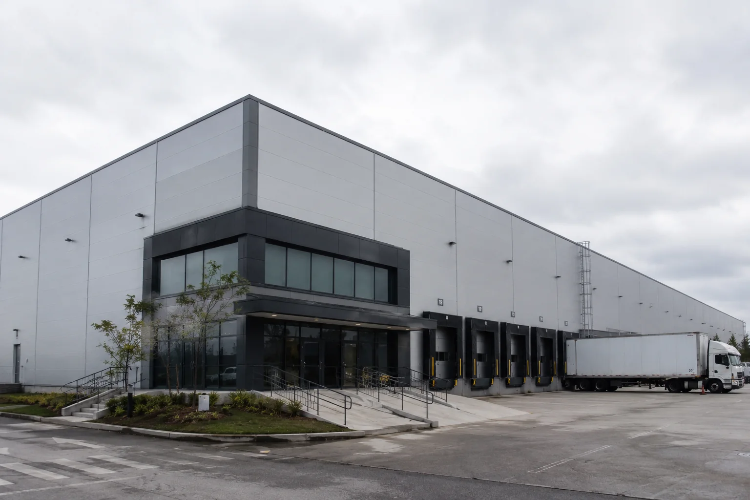 Nave industrial con sistemas termoaislantes